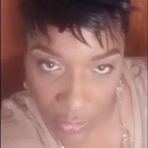 Meet your Posher, Deanna